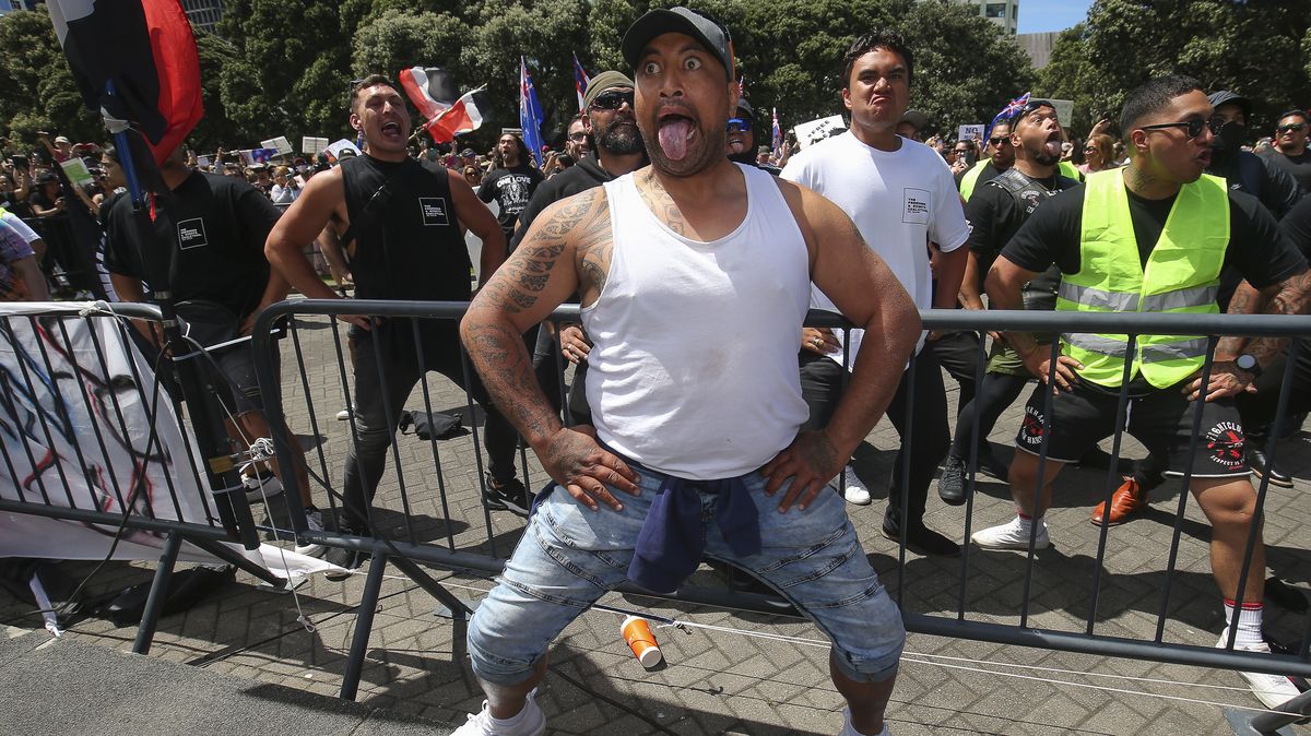 Video: Přestaňte tančit Haku! Maorové protestují proti zneužívaní antivaxery